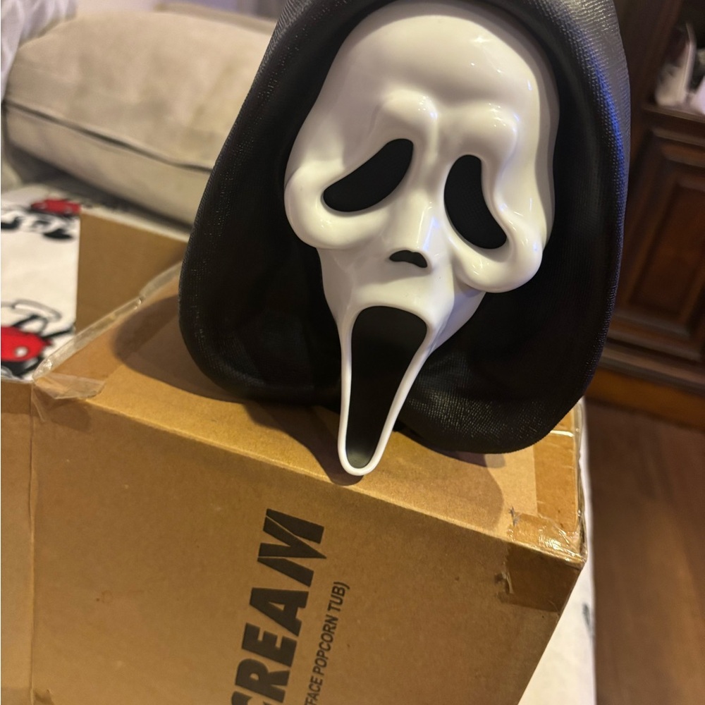 Scream Cinemark popcorn bucket
